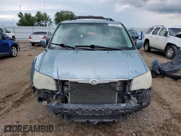 ✅ 2009 Chrysler Town & Country Touring • VIN: 2A8HR54X99R677072 • Лот: 61384455. Опубликован ранее на Copart с пробегом 248 655 миль. Бесплатный доступ к архиву аукционных продаж из США и подробный отчёт об истории автомобиля на DreamBid. Изображение 5.