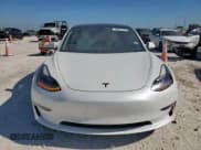 ✅ 2021 Tesla Model 3 Long Range • VIN: 5YJ3E1EB3MF936989 • Lot: 90812185. Wystawiony na Copart z przebiegiem 59 644 mil. Bezpłatny archiwum sprzedaży aukcyjnych z USA i szczegółowy raport historii pojazdu na DreamBid. Zdjęcie 5.