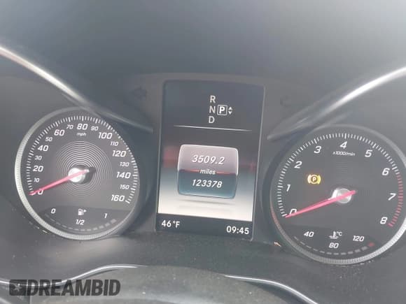 ✅ 2015 Mercedes-Benz C 300 Luxury • VIN: 55SWF4KB6FU062106 • Lot: 43695334. Wystawiony na IAAI z przebiegiem 123 378 mil. Bezpłatny archiwum sprzedaży aukcyjnych z USA i szczegółowy raport historii pojazdu na DreamBid. Zdjęcie 15.