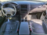 ✅ 2002 Ford Explorer Limited • VIN: 1FMDU75E92ZC24431 • Лот: 49868415. Опубликован ранее на Copart с пробегом 231 425 миль. Бесплатный доступ к архиву аукционных продаж из США и подробный отчёт об истории автомобиля на DreamBid. Изображение 8.