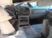 2005 Chevrolet Suburban LT z VIN 3GNEC16Z35G233549, wystawiony jako Copart lot #71860624 z przebiegiem Nie podano mil oraz Nie do naprawy • Non repairable. Historia ofert i sprzedaży dostępna na DreamBid. Obrazek 8.