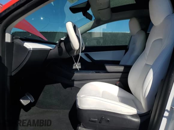 ✅ 2022 Tesla Model Y Performance • VIN: 7SAYGDEF6NF507869 • Lot: 90249735. Listed on Copart with 46,183 mi. Free auction sales archive from the USA and detailed vehicle history report at DreamBid. Image 7.