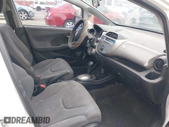 ✅ 2010 Honda Fit • VIN: JHMGE8H29AS003701 • Lot: 43313097. Listed on IAAI with 177,378 mi. Free auction sales archive from the USA and detailed vehicle history report at DreamBid. Image 5.