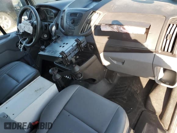 ✅ 2017 Ford Transit • VIN: 1FTYE1ZM5HKB28704 • Lot: 52015045. Listed on Copart with Not provided. Free auction sales archive from the USA and detailed vehicle history report at DreamBid. Image 8.