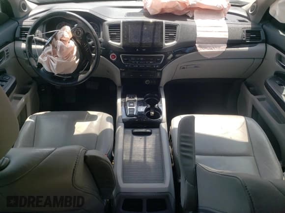 ✅ 2018 Honda Pilot Touring • VIN: 5FNYF6H99JB069585 • Lot: 64240475. Listed on Copart with 141,975 mi. Free auction sales archive from the USA and detailed vehicle history report at DreamBid. Image 8.