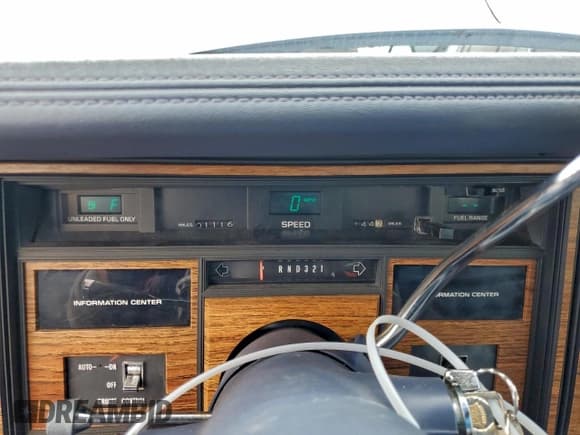 ✅ 1984 Cadillac Seville • VIN: 1G6AS6989EE809567 • Лот: 94370185. Опубликован ранее на Copart с пробегом 1 116 миль. Бесплатный доступ к архиву аукционных продаж из США и подробный отчёт об истории автомобиля на DreamBid. Изображение 9.