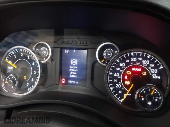 ✅ 2020 Ram 2500 Big Horn • VIN: 3C6UR5DJ2LG297285 • Lot: 43291845. Wystawiony na IAAI z przebiegiem 85 996 mil. Bezpłatny archiwum sprzedaży aukcyjnych z USA i szczegółowy raport historii pojazdu na DreamBid. Zdjęcie 7.