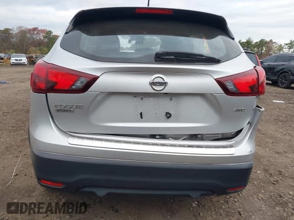 ✅ 2019 Nissan Rogue SV • VIN: JN1BJ1CR7KW631367 • Lot: 43681621. Wystawiony na IAAI z przebiegiem 129 715 mil. Bezpłatny archiwum sprzedaży aukcyjnych z USA i szczegółowy raport historii pojazdu na DreamBid. Zdjęcie 16.