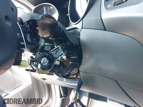 2014 Hyundai Elantra SE z VIN 5NPDH4AE6EH488067, wystawiony jako IAAI lot #43055126 z przebiegiem 104 871 mil mil oraz . Historia ofert i sprzedaży dostępna na DreamBid. Obrazek 17.