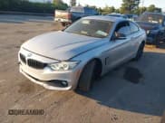 ✅ 2015 BMW 4 Series 428i xDrive • VIN: WBA3N5C57FK198783 • Lot: 43121444. Wystawiony na IAAI z przebiegiem 172 992 mil. Bezpłatny archiwum sprzedaży aukcyjnych z USA i szczegółowy raport historii pojazdu na DreamBid. Zdjęcie 2.