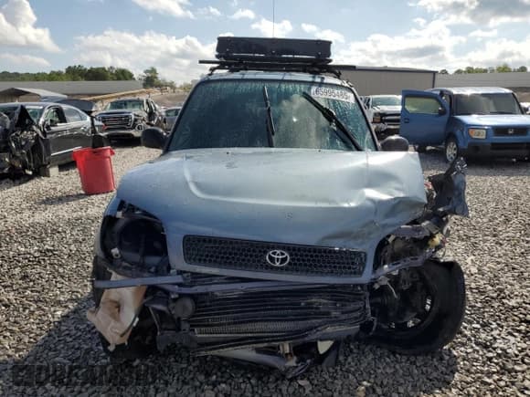 ✅ 1997 Toyota RAV4 • VIN: JT3XP10V7V0008393 • Lot: 65995485. Wystawiony na Copart z przebiegiem 107 216 mil. Bezpłatny archiwum sprzedaży aukcyjnych z USA i szczegółowy raport historii pojazdu na DreamBid. Zdjęcie 5.