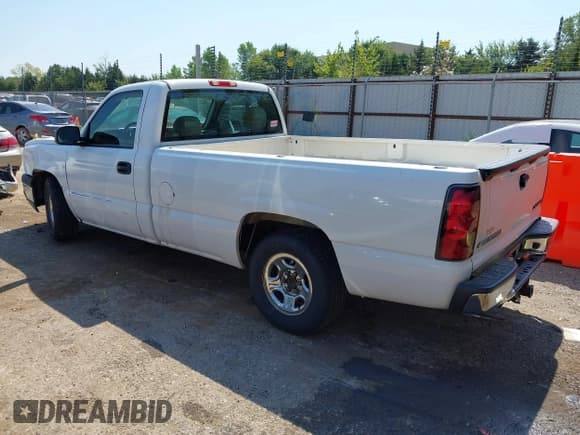 ✅ 2004 Chevrolet Silverado 1500 LS • VIN: 1GCEC14T74E402615 • Лот: 43250842. Опубликован ранее на IAAI с пробегом 232 334 миль. Бесплатный доступ к архиву аукционных продаж из США и подробный отчёт об истории автомобиля на DreamBid. Изображение 3.