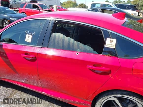 2018 Honda Accord Sport z VIN 1HGCV1F36JA043471, wystawiony jako IAAI lot #43181380 z przebiegiem 30 635 mil mil oraz . Historia ofert i sprzedaży dostępna na DreamBid. Obrazek 6.