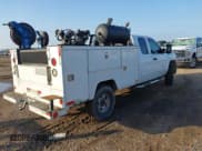 ✅ 2010 Chevrolet Silverado 2500HD LT • VIN: 1GC5KXBG8AZ235942 • Lot: 43633642. Wystawiony na IAAI z przebiegiem 232 633 mil. Bezpłatny archiwum sprzedaży aukcyjnych z USA i szczegółowy raport historii pojazdu na DreamBid. Zdjęcie 4.