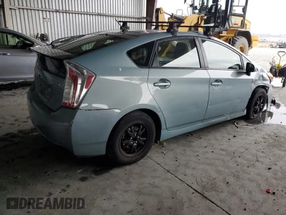 ✅ 2015 Toyota Prius Four • VIN: JTDKN3DU9F1911813 • Lot: 81994625. Wystawiony na Copart z przebiegiem 318 331 mil. Bezpłatny archiwum sprzedaży aukcyjnych z USA i szczegółowy raport historii pojazdu na DreamBid. Zdjęcie 3.