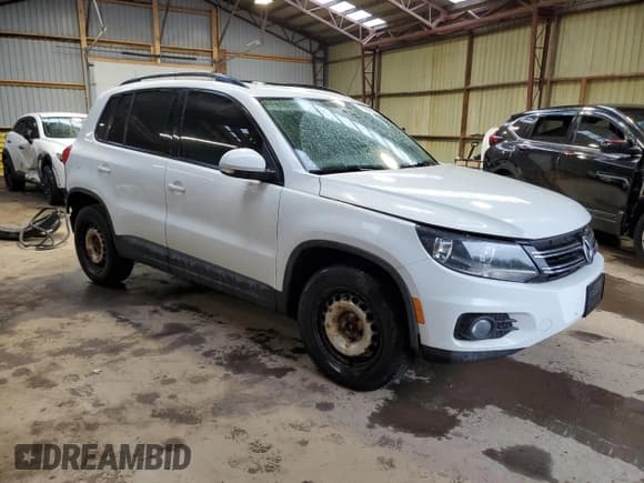 ✅ 2015 Volkswagen Tiguan Comfortline • VIN: WVGJV7AX0FW563318 • Lot: 81408565. Wystawiony na Copart z przebiegiem 189 926 mil. Bezpłatny archiwum sprzedaży aukcyjnych z USA i szczegółowy raport historii pojazdu na DreamBid. Zdjęcie 4.