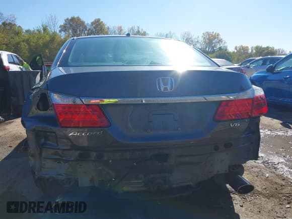 ✅ 2013 Honda Accord EX-L • VIN: 1HGCR3F88DA014618 • Лот: 43617064. Опубликован ранее на IAAI с пробегом 107 306 миль. Бесплатный доступ к архиву аукционных продаж из США и подробный отчёт об истории автомобиля на DreamBid. Изображение 17.
