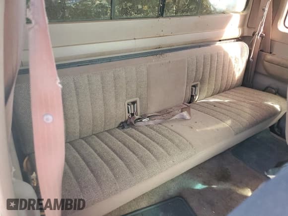 ✅ 1992 Ford F-150 • VIN: 1FTEX15N5NKA92195 • Lot: 74063034. Wystawiony na Copart z przebiegiem 273 388 mil. Bezpłatny archiwum sprzedaży aukcyjnych z USA i szczegółowy raport historii pojazdu na DreamBid. Zdjęcie 10.