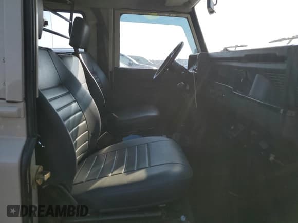 ✅ 1987 Land Rover Defender • VIN: SALLDVAB8AA292973 • Lot: 74849404. Wystawiony na Copart z przebiegiem 367 021 mil. Bezpłatny archiwum sprzedaży aukcyjnych z USA i szczegółowy raport historii pojazdu na DreamBid. Zdjęcie 11.
