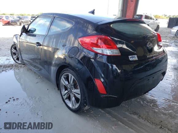 ✅ 2017 Hyundai Veloster • VIN: KMHTC6AD8HU323415 • Lot: 86481584. Wystawiony na Copart z przebiegiem 52 785 mil. Bezpłatny archiwum sprzedaży aukcyjnych z USA i szczegółowy raport historii pojazdu na DreamBid. Zdjęcie 3.