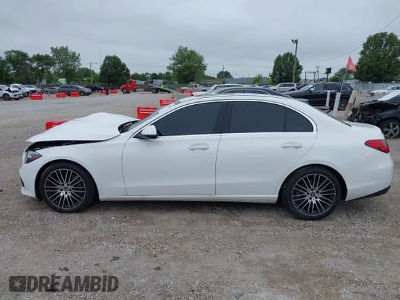 ✅ 2024 Mercedes-Benz C 300 • VIN: W1KAF4HB7RR206303 • Лот: 42759661. Опубликован ранее на IAAI с пробегом 15 594 миль. Бесплатный доступ к архиву аукционных продаж из США и подробный отчёт об истории автомобиля на DreamBid. Изображение 14.