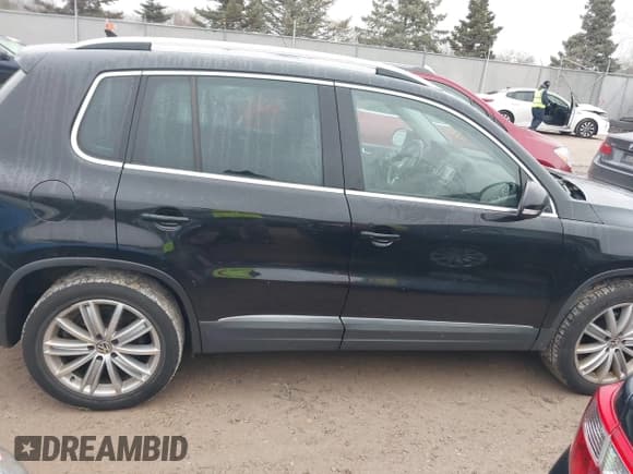 ✅ 2014 Volkswagen Tiguan S • VIN: WVGBV3AX5EW512425 • Lot: 43754178. Listed on IAAI with 157,539 mi. Free auction sales archive from the USA and detailed vehicle history report at DreamBid. Image 14.
