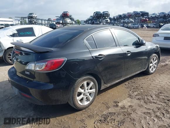 ✅ 2010 Mazda 3 i Touring • VIN: JM1BL1SFXA1261557 • Lot: 42447784. Listed on IAAI with 138,570 mi. Free auction sales archive from the USA and detailed vehicle history report at DreamBid. Image 4.