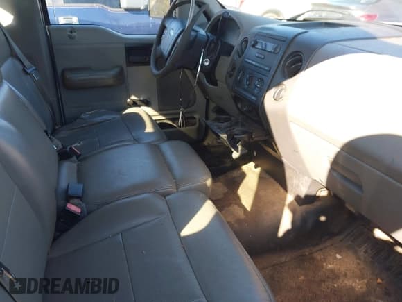 ✅ 2008 Ford F-150 XL • VIN: 1FTRF12208KD52635 • Lot: 43675282. Wystawiony na IAAI z przebiegiem 86 008 mil. Bezpłatny archiwum sprzedaży aukcyjnych z USA i szczegółowy raport historii pojazdu na DreamBid. Zdjęcie 8.