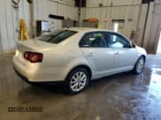✅ 2010 Volkswagen Jetta Limited Edition • VIN: 3VWAZ7AJXAM099268 • Lot: 65398025. Wystawiony na Copart z przebiegiem 169 280 mil. Bezpłatny archiwum sprzedaży aukcyjnych z USA i szczegółowy raport historii pojazdu na DreamBid. Zdjęcie 3.