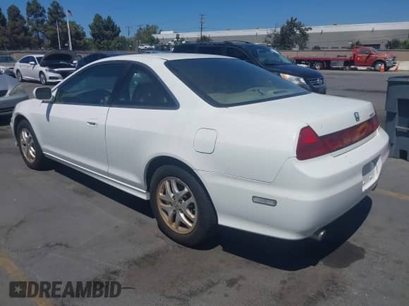 2001 Honda Accord EX с VIN 1HGCG22501A005807, выставлен на аукционе IAAI как лот 43047982 с пробегом 194 007 миль миль и . История ставок и продаж доступна на DreamBid. Изображение 3.