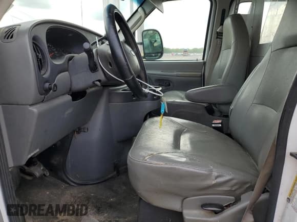 ✅ 2007 Ford Econoline Cargo Commercial • VIN: 1FTNE14W37DA27868 • Lot: 54348015. Wystawiony na Copart z przebiegiem 170 588 mil. Bezpłatny archiwum sprzedaży aukcyjnych z USA i szczegółowy raport historii pojazdu na DreamBid. Zdjęcie 7.