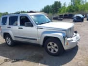 ✅ 2009 Jeep Liberty Rocky Mountain • VIN: 1J8GN28K49W525647 • Lot: 42400382. Wystawiony na IAAI z przebiegiem 131 820 mil. Bezpłatny archiwum sprzedaży aukcyjnych z USA i szczegółowy raport historii pojazdu na DreamBid. Zdjęcie 14.