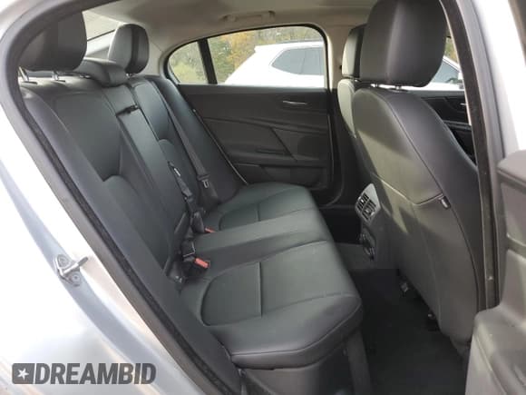 ✅ 2017 Jaguar XE 25t • VIN: SAJAR4BG1HA951570 • Lot: 85959625. Listed on Copart with 41,569 mi. Free auction sales archive from the USA and detailed vehicle history report at DreamBid. Image 10.