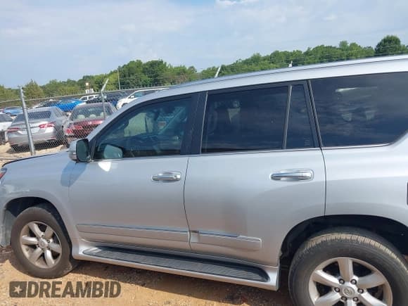 ✅ 2015 Lexus GX 460 • VIN: JTJBM7FX8F5109258 • Lot: 42833584. Listed on IAAI with 99,737 mi. Free auction sales archive from the USA and detailed vehicle history report at DreamBid. Image 14.