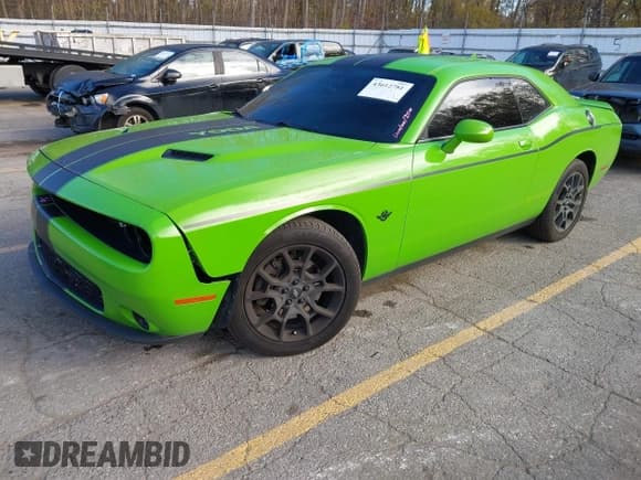 ✅ 2017 Dodge Challenger GT • VIN: 2C3CDZGG3HH555724 • Lot: 43612781. Listed on IAAI with 47,721 mi. Free auction sales archive from the USA and detailed vehicle history report at DreamBid. Image 2.