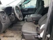 ✅ 2020 Chevrolet Silverado 1500 Custom • VIN: 1GCRWBEK7LZ371409 • Lot: 45115505. Wystawiony na Copart z przebiegiem 62 153 mil. Bezpłatny archiwum sprzedaży aukcyjnych z USA i szczegółowy raport historii pojazdu na DreamBid. Zdjęcie 7.