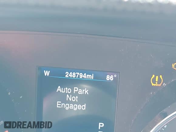 2014 Chrysler 300 S с VIN 2C3CCABG3EH262008, выставлен на аукционе IAAI как лот 42087435 с пробегом 248 794 миль миль и . История ставок и продаж доступна на DreamBid. Изображение 16.