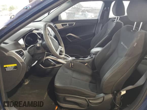 2016 Hyundai Veloster с VIN KMHTC6AD0GU272765, выставлен на аукционе Copart как лот 60546594 с пробегом 86 790 миль миль и Списание • Salvage title. История ставок и продаж доступна на DreamBid. Изображение 7.