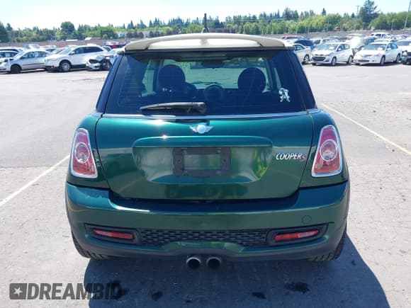 ✅ 2011 MINI Hardtop S • VIN: WMWSV3C52BTY15561 • Lot: 42349891. Wystawiony na IAAI z przebiegiem 101 061 mil. Bezpłatny archiwum sprzedaży aukcyjnych z USA i szczegółowy raport historii pojazdu na DreamBid. Zdjęcie 16.