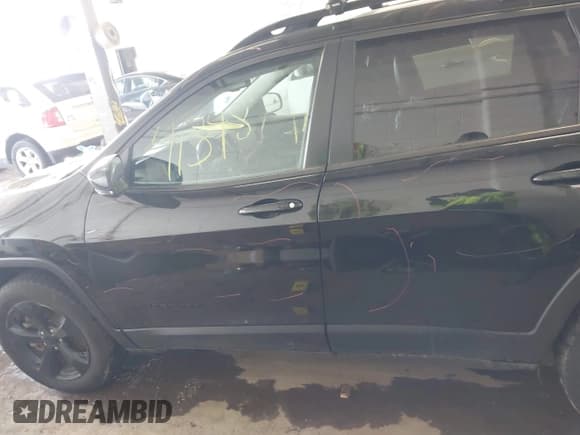 ✅ 2016 Jeep Cherokee Limited • VIN: 1C4PJMDB9GW344884 • Lot: 41348741. Wystawiony na IAAI z przebiegiem 130 835 mil. Bezpłatny archiwum sprzedaży aukcyjnych z USA i szczegółowy raport historii pojazdu na DreamBid. Zdjęcie 14.