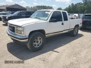 ✅ 1998 GMC Sierra 1500 • VIN: 2GTEK19R9W1550110 • Лот: 57166575. Опубликован ранее на Copart с пробегом 231 521 миль. Бесплатный доступ к архиву аукционных продаж из США и подробный отчёт об истории автомобиля на DreamBid. Изображение 1.