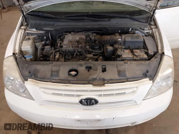 ✅ 2008 Kia Sedona • VIN: KNDMB133886248402 • Lot: 42271196. Listed on IAAI with 300,133 mi. Free auction sales archive from the USA and detailed vehicle history report at DreamBid. Image 10.