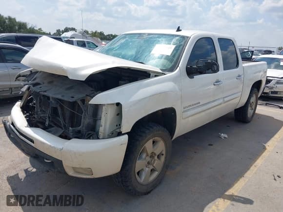 ✅ 2011 Chevrolet Silverado 1500 LTZ • VIN: 3GCPKTE33BG175970 • Lot: 43252945. Wystawiony na IAAI z przebiegiem 243 325 mil. Bezpłatny archiwum sprzedaży aukcyjnych z USA i szczegółowy raport historii pojazdu na DreamBid. Zdjęcie 18.