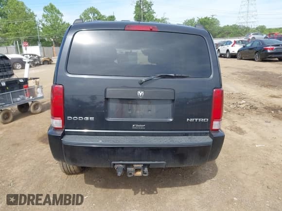 ✅ 2010 Dodge Nitro Heat • VIN: 1D4PU4GK6AW172245 • Lot: 42267771. Listed on IAAI with 192,072 mi. Free auction sales archive from the USA and detailed vehicle history report at DreamBid. Image 17.