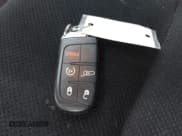 ✅ 2018 Jeep Grand Cherokee Altitude • VIN: 1C4RJEAG2JC428214 • Lot: 42661661. Wystawiony na IAAI z przebiegiem 81 859 mil. Bezpłatny archiwum sprzedaży aukcyjnych z USA i szczegółowy raport historii pojazdu na DreamBid. Zdjęcie 11.