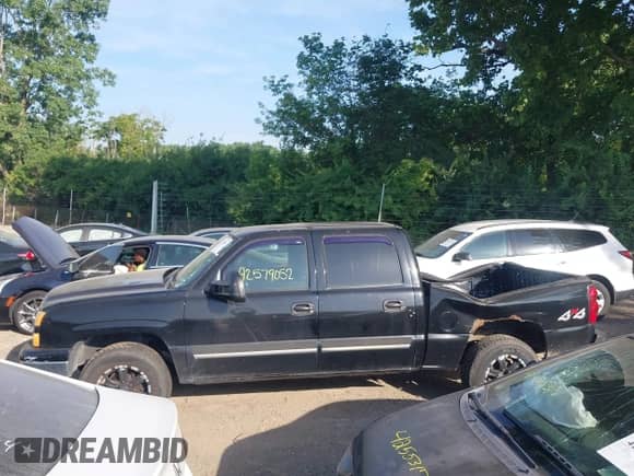 2006 Chevrolet Silverado 1500 LT1 with VIN 2GCEK13T961224456, listed as a IAAI auction lot 42579052 with 230,000 mi miles and . Bid and sale history available at DreamBid. Image 14.