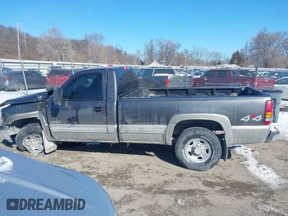2000 Chevrolet Silverado 2500 с VIN 1GCGK24UXYE337355, выставлен на аукционе IAAI как лот 41631115 с пробегом 134 216 миль миль и . История ставок и продаж доступна на DreamBid. Изображение 14.
