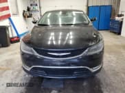 ✅ 2015 Chrysler 200 C • VIN: 1C3CCCEG1FN678378 • Lot: 87265475. Wystawiony na Copart z przebiegiem 185 872 mil. Bezpłatny archiwum sprzedaży aukcyjnych z USA i szczegółowy raport historii pojazdu na DreamBid. Zdjęcie 5.