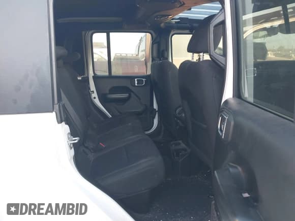 ✅ 2020 Jeep Gladiator Sport S • VIN: 1C6HJTAG3LL125405 • Lot: 43379807. Wystawiony na IAAI z przebiegiem 102 440 mil. Bezpłatny archiwum sprzedaży aukcyjnych z USA i szczegółowy raport historii pojazdu na DreamBid. Zdjęcie 8.