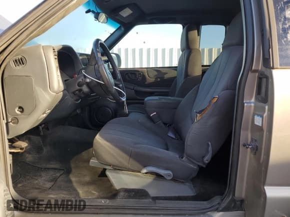 ✅ 2003 GMC Sonoma SLS • VIN: 1GTCS19X938285378 • Lot: 84918055. Listed on Copart with 58,042 mi. Free auction sales archive from the USA and detailed vehicle history report at DreamBid. Image 7.